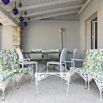 Hibiscus Nocleg ze śniadaniem 3*