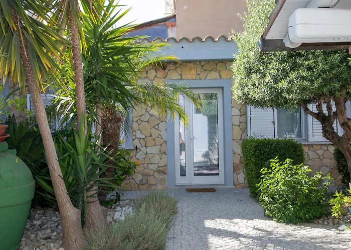 Hibiscus B&B Bed & Breakfast 3*