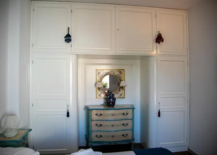 Hibiscus Bed and Breakfast 3*