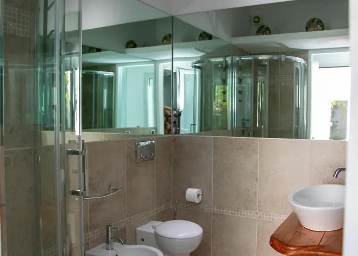 Hibiscus Bed and Breakfast 3*