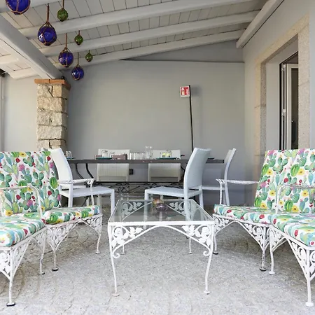 Hibiscus B&B Bed & Breakfast 3*