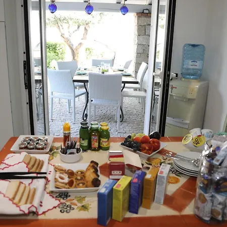 Bed & Breakfast Hibiscus 3*